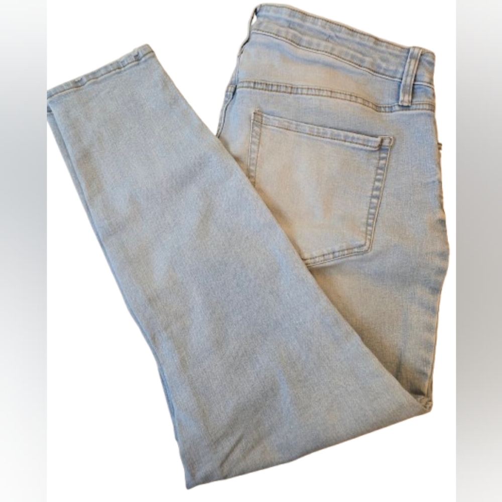 Ava & Viv Mid-Rise Skinny Jeans Size 17 Light Wash